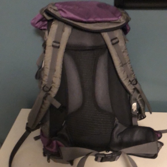 The North Face capacity 50 L Hiking/camping backpack - Picture 2 of 3